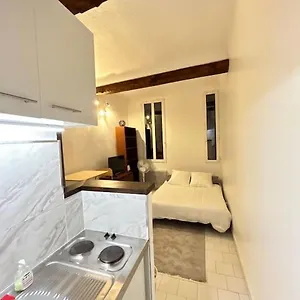 https://studio-centre-rotonde.aixenprovencehotels.org