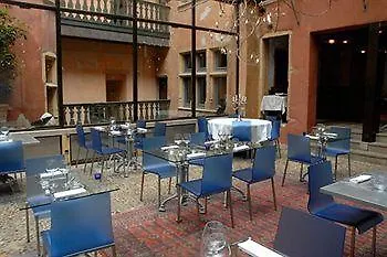 Hotel La Tour Rose Lyon 4*,